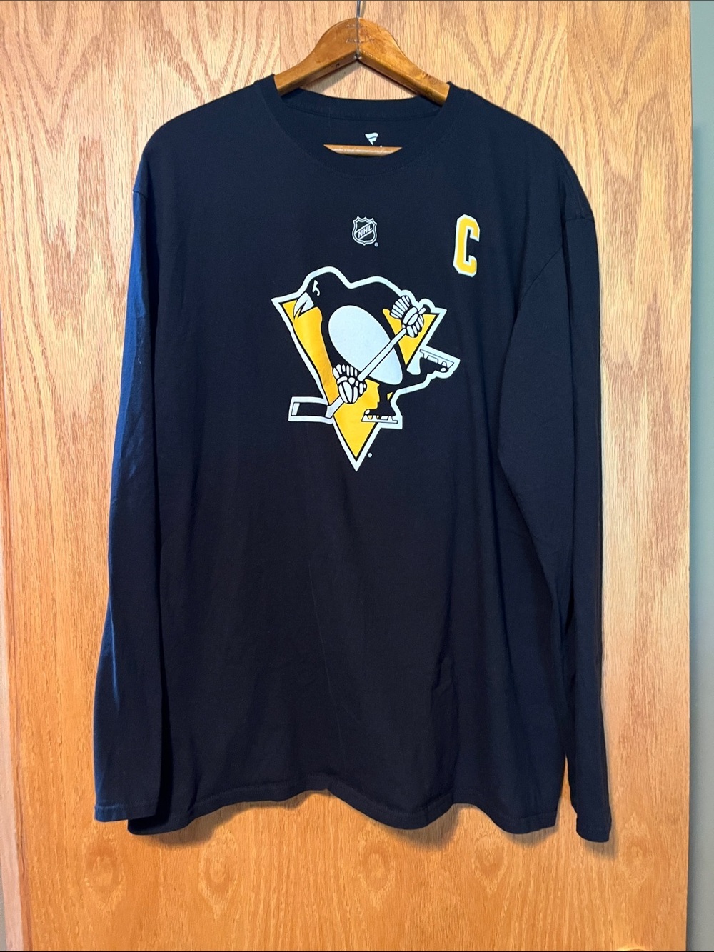 Fanatics Pittsburgh Penguin shirt
